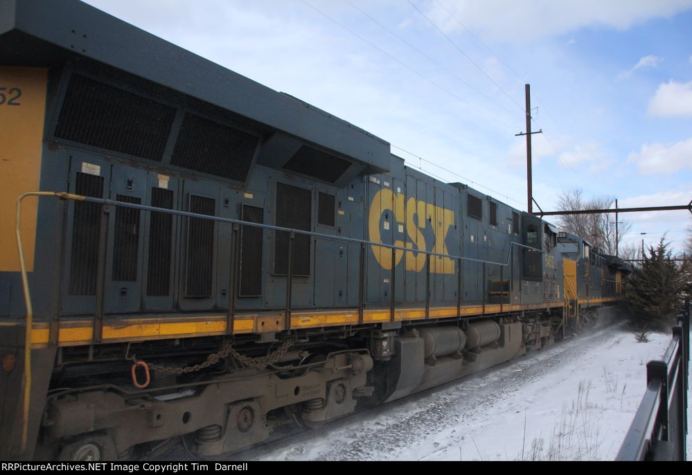 CSX 5452 on I157